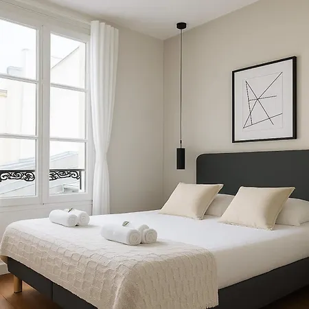 Superb Family - Le Marais * Παρίσι