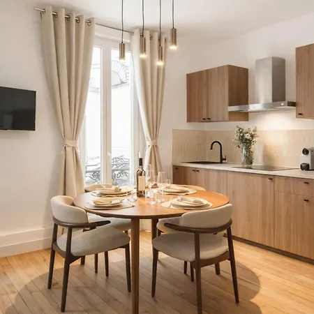Superb Family - Le Marais باريس