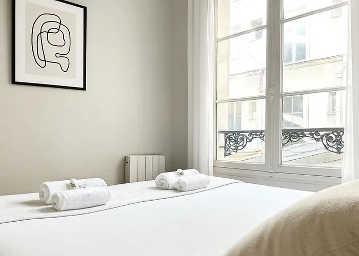 Superb Family - Le Marais *