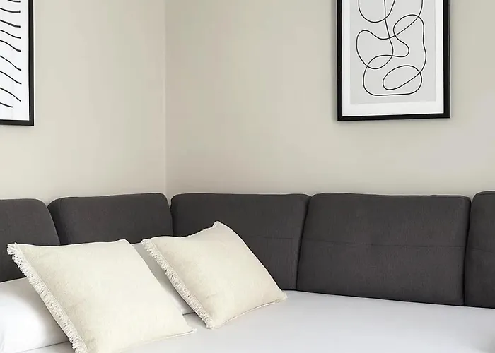 Superb Family - Le Marais